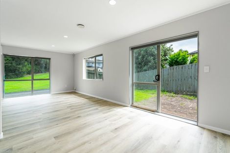 Photo of property in 44 De Havilland Drive, Goodwood Heights, Auckland, 2105