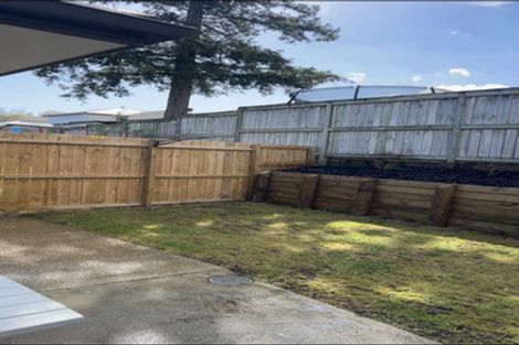 Photo of property in 12 Lockyer Road, Kumeu, 0810