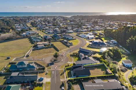 Photo of property in 14 Sandown Avenue, Himatangi Beach, Foxton, 4891
