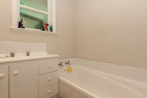 Photo of property in 3 Leicester Street, Terrace End, Palmerston North, 4410