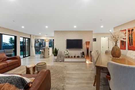 Photo of property in 1/248 Hibiscus Coast Highway, Orewa, 0931