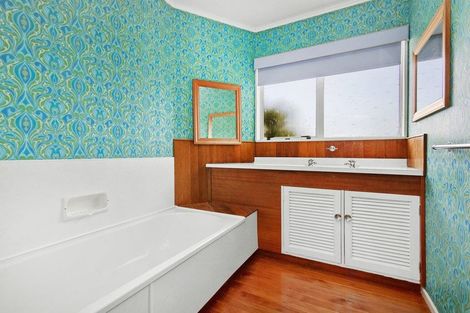 Photo of property in 4 Saint Hildas Glade, Tawa, Wellington, 5028