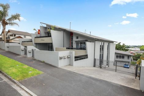 Photo of property in 6/21 Ruakiwi Road, Hamilton Lake, Hamilton, 3204