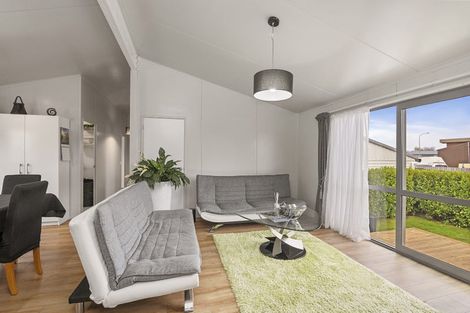 Photo of property in 3a Kingsbridge Drive, Burwood, Christchurch, 8083