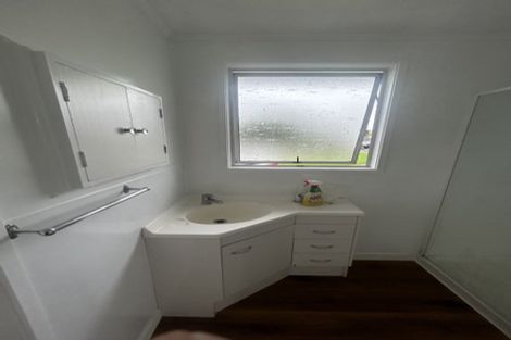 Photo of property in 17 Calvert Road, Moturoa, New Plymouth, 4310