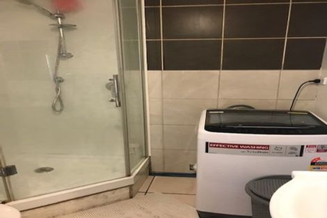 Photo of property in 1/23 Woodcote Drive, Glenfield, Auckland, 0629