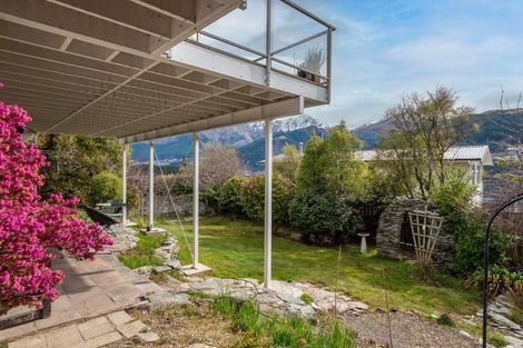 Photo of property in 52 Oregon Drive, Kelvin Heights, Queenstown, 9300