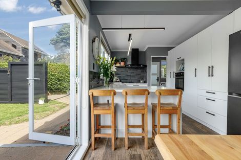 Photo of property in 4 Nuhaka Place, Paraparaumu Beach, Paraparaumu, 5032