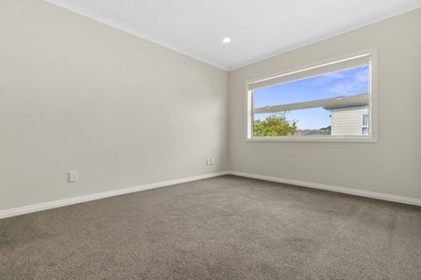 Photo of property in 6a Mansion Court, West Harbour, Auckland, 0618