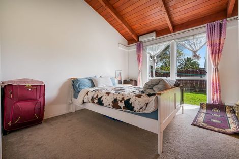 Photo of property in 1/255 Swanson Road, Henderson, Auckland, 0610