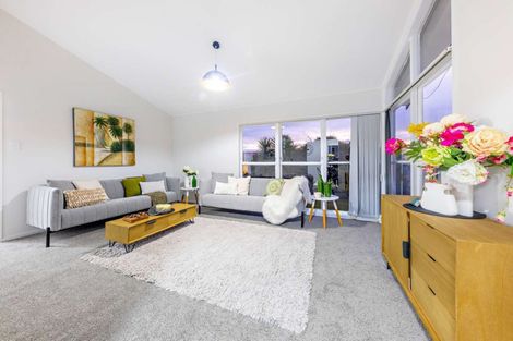 Photo of property in 8 Harrow Place, Manurewa, Auckland, 2102