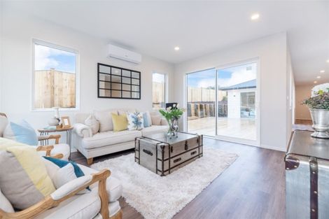 Photo of property in 17 Jeroboam Loop, Kumeu, 0810