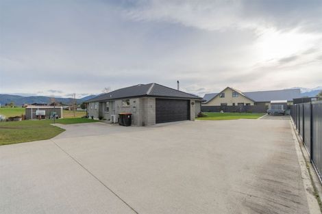 Photo of property in 25 Tawera Place, Te Anau, 9679