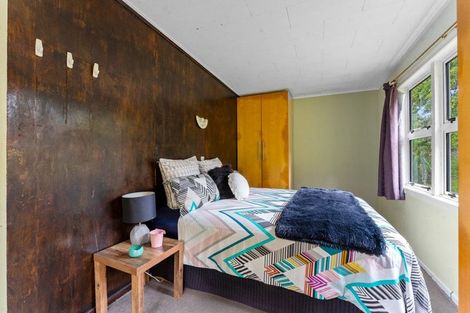 Photo of property in 10 Hobbs Road, Matakatia, Whangaparaoa, 0930