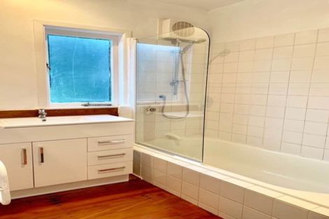 Photo of property in 27 Atkin Avenue, Mission Bay, Auckland, 1071