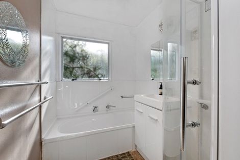 Photo of property in 115 Tuhikaramea Road, Dinsdale, Hamilton, 3204