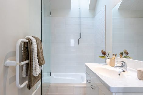 Photo of property in 500a Barbadoes Street, Edgeware, Christchurch, 8013