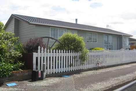 Photo of property in 9 Maire Street, Pahiatua, 4910