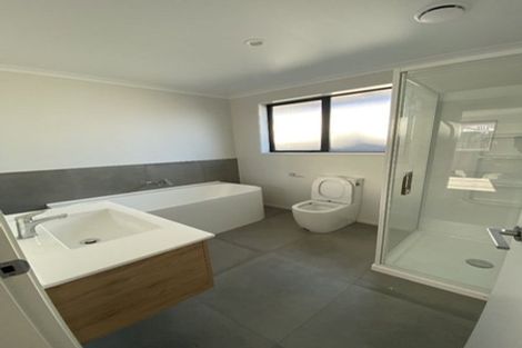 Photo of property in 3 Hammick Crescent, Pyes Pa, 3112