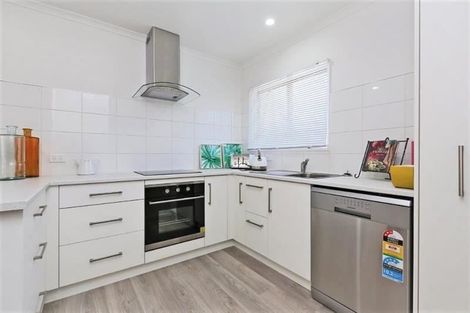 Photo of property in 2/508 Avenue Road East, Hastings, 4122