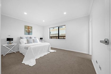 Photo of property in 66a Marine Parade, Mellons Bay, Auckland, 2014