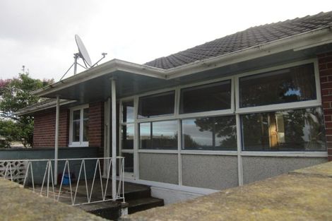 Photo of property in 458 Glenfield Road, Glenfield, Auckland, 0629