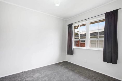 Photo of property in 2/14 Ellice Road, Totara Vale, Auckland, 0629