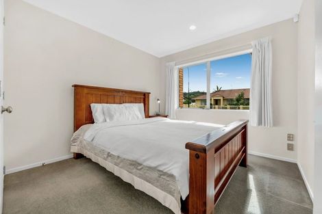 Photo of property in 1 Stornaway Drive, Flat Bush, Auckland, 2016