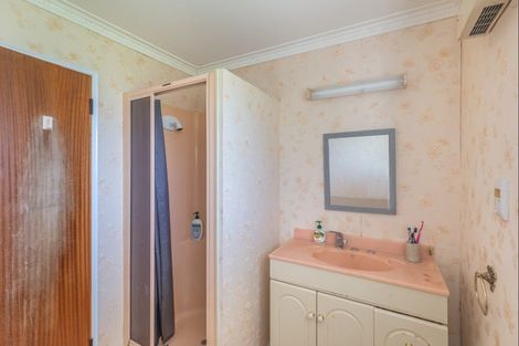 Photo of property in 140 Mako Mako Road, Levin, 5510