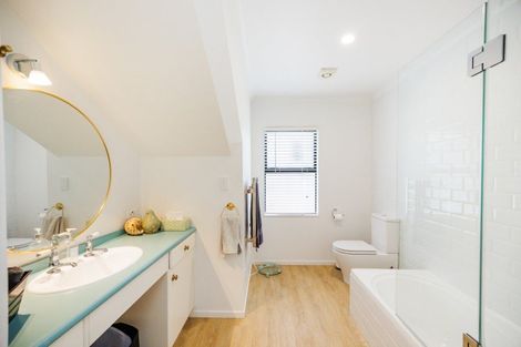 Photo of property in 3 Winston Avenue, Hokowhitu, Palmerston North, 4410