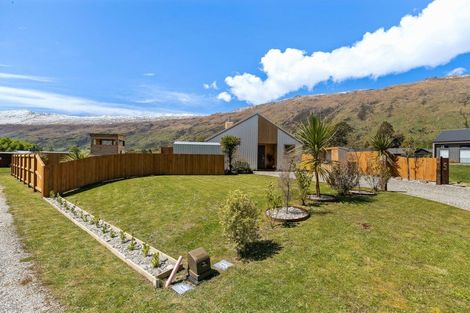 Photo of property in 5 Lakefield Close, Kingston, Athol, 9793