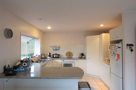 Photo of property in 1b Picasso Drive, West Harbour, Auckland, 0618