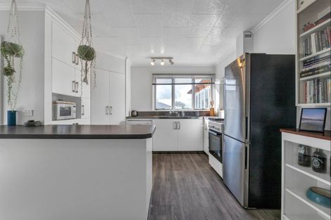 Photo of property in 12 Craig Street, Stratford, 4332