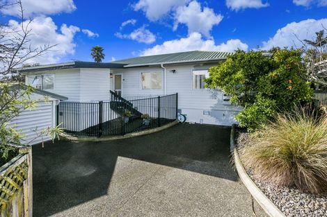 Photo of property in 3/8 Opua Street, Belmont, Auckland, 0622