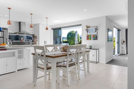 Photo of property in 8 Wyrall Way, Chartwell, Hamilton, 3210