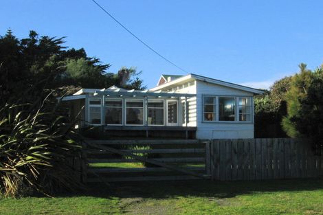 Photo of property in 5 Taiata Street, Waikanae Beach, Waikanae, 5036