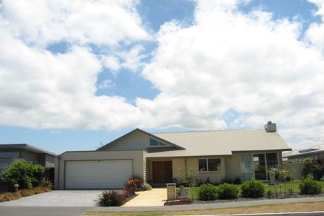 Photo of property in 71 Lamorna Road, Parklands, Christchurch, 8083