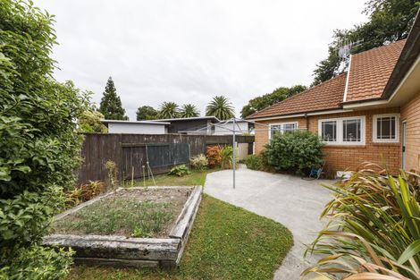 Photo of property in 4 The Oaks, Awapuni, Palmerston North, 4412