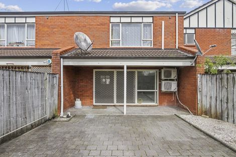 Photo of property in 2/23 Charlenne Close, Ranui, Auckland, 0612