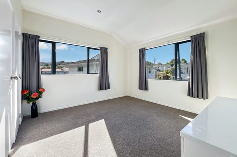 Photo of property in 14a Mchardy Place, Glenfield, Auckland, 0627