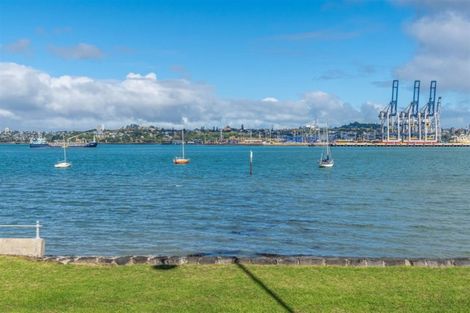 Photo of property in 1/2a Spring Street, Devonport, Auckland, 0624
