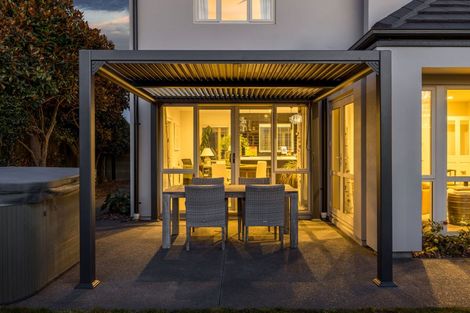 Photo of property in 152 Avonhead Road, Avonhead, Christchurch, 8042