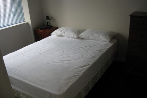 Photo of property in Terrace Tower Apartments, 4a/126 The Terrace, Wellington Central, Wellington, 6011