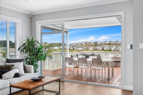 Photo of property in 10 Pekanga Road, Orewa, 0931