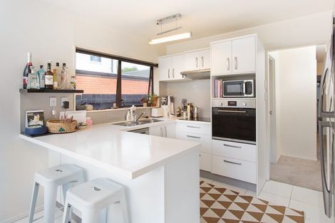 Photo of property in 2/40 Dignan Street, Point Chevalier, Auckland, 1022