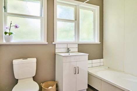 Photo of property in 10 Kapekape Place, Pukerua Bay, 5026