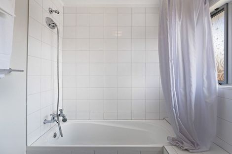 Photo of property in 2/23 Berwyn Avenue, Takanini, 2112