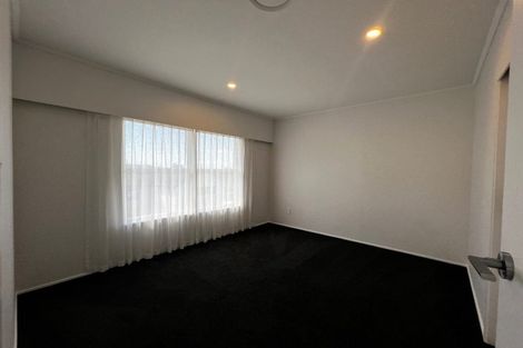 Photo of property in 2/17 Orton Street, Glenfield, Auckland, 0627