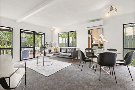 Photo of property in 2/66a Birkdale Road, Birkdale, Auckland, 0626