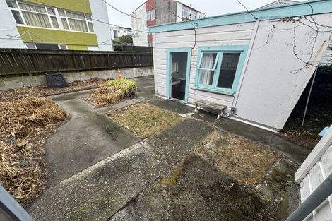 Photo of property in 37 Te Wharepouri Street, Berhampore, Wellington, 6023